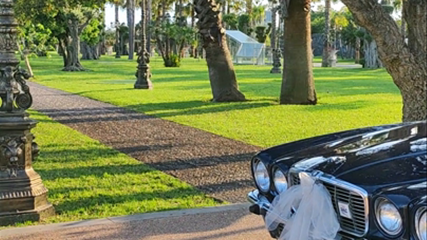 Xj6 luxury