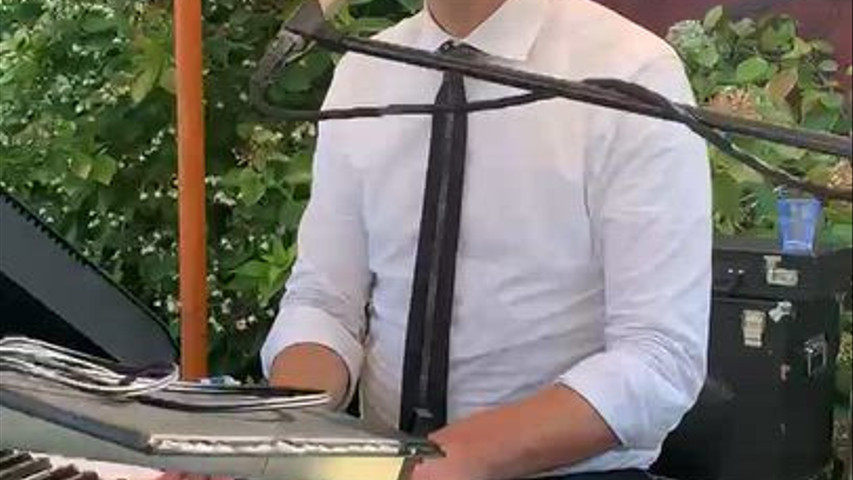Live piano e voce .,