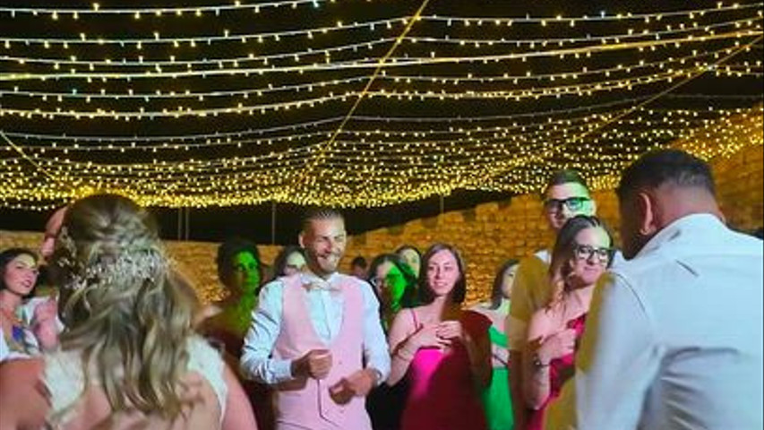 Quando la sposa entra in modalità PARTY