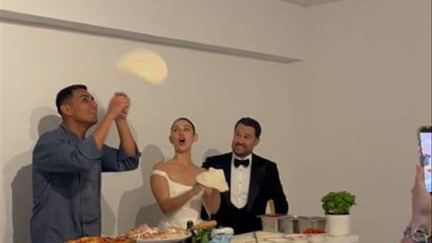 Making pizza 