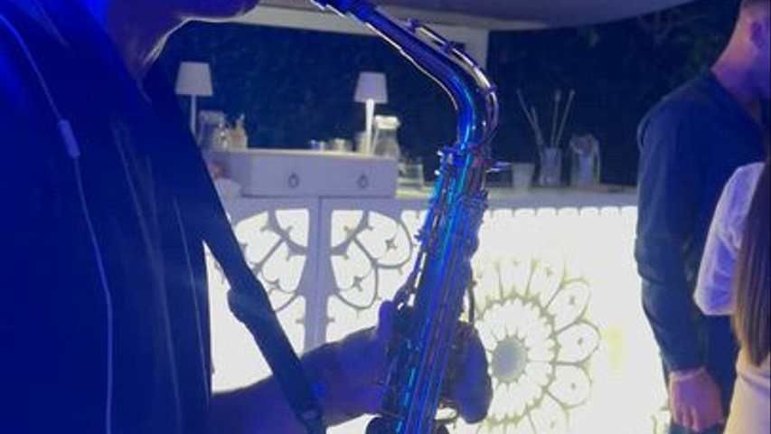 DeepKeliaMusic Sax Live
