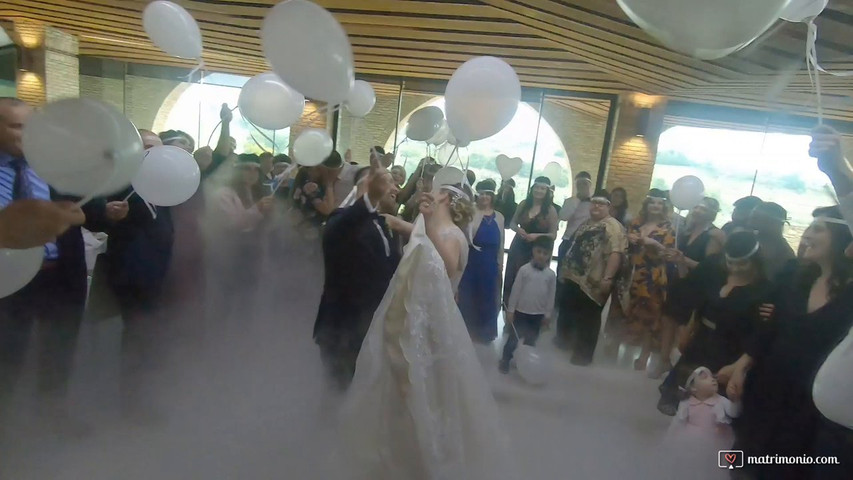 Novità 2019 - ballo sposi tra le nuvole con coreografia di palloncini