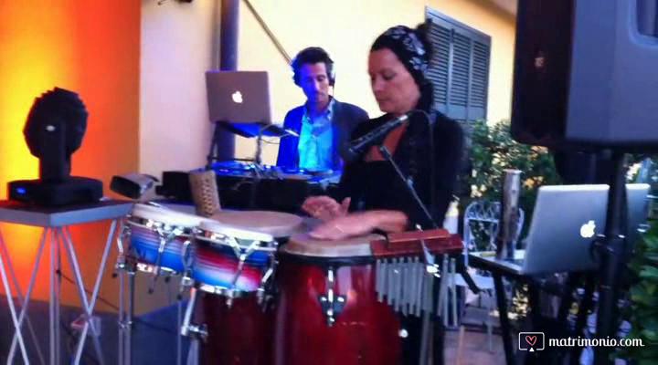 Musicisti & Percussionista Donna Live
