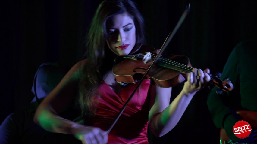 Seltz trio dance 
