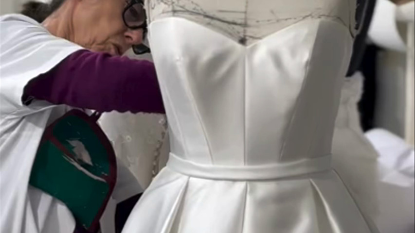 Creiamo Abiti da Sposa che Raccontano la Tua Storia