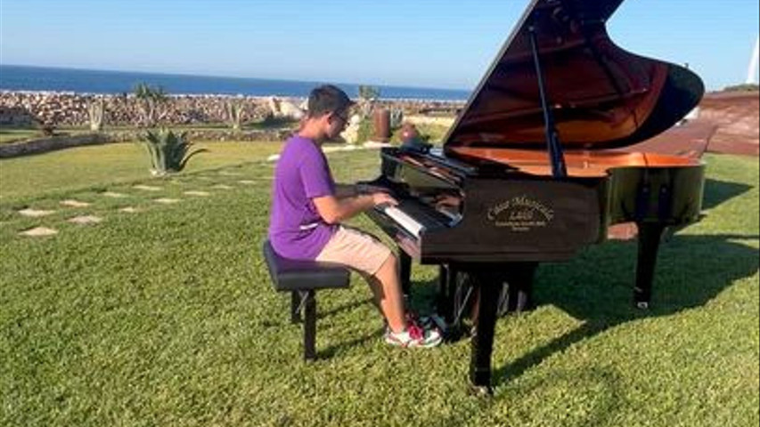 Pianoforte sulla spiaggia