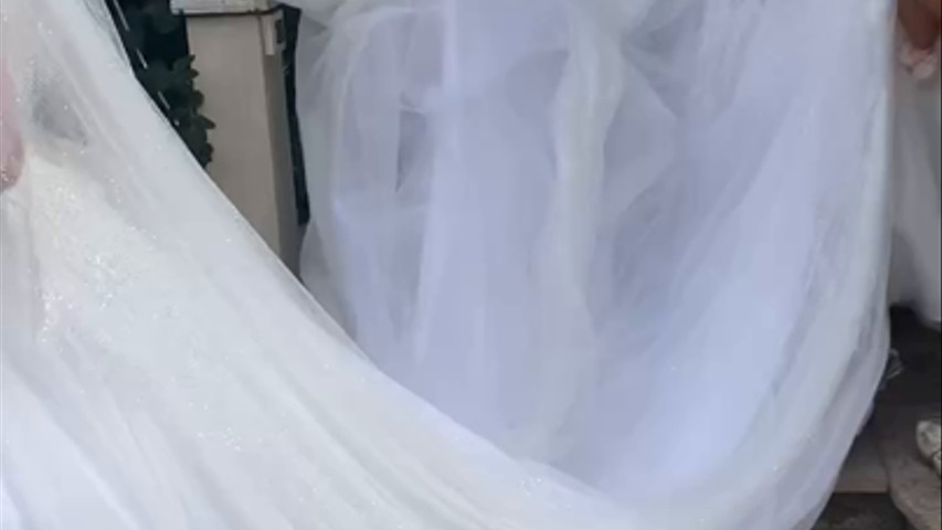 Una cascata di rose per il matrimonio