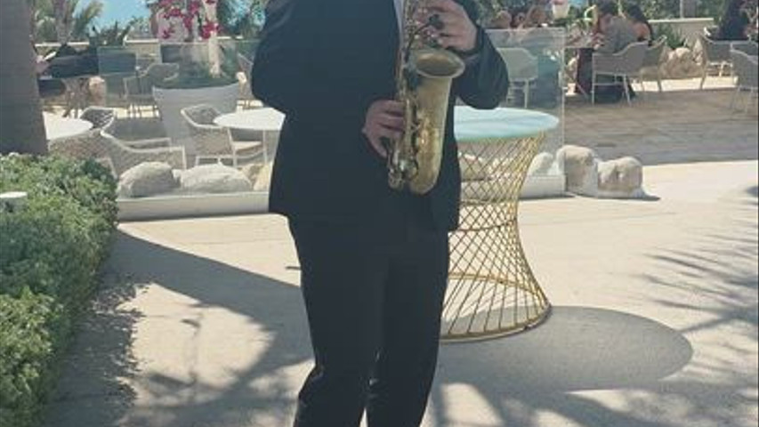  Sax Live a Bordo Piscina