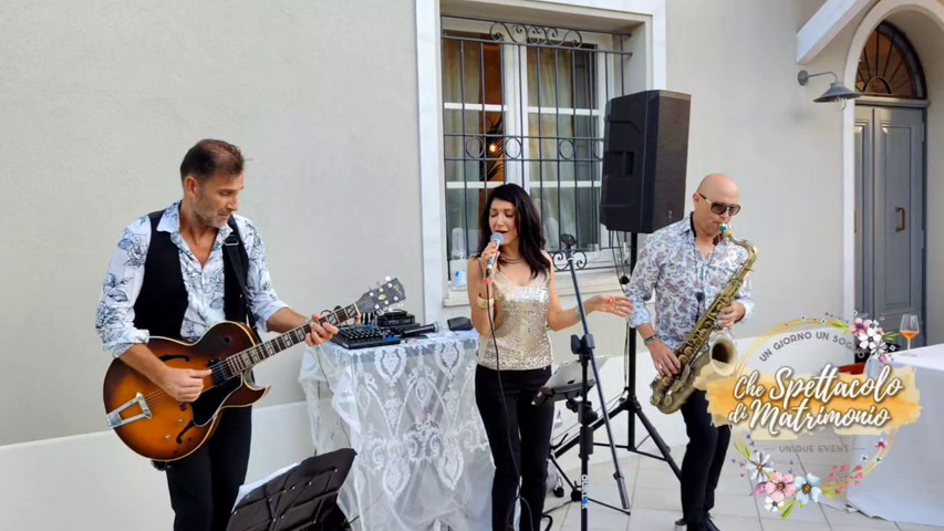 Il perfetto connubio tra musica Live e Cena animata con Dj e entertainment. 