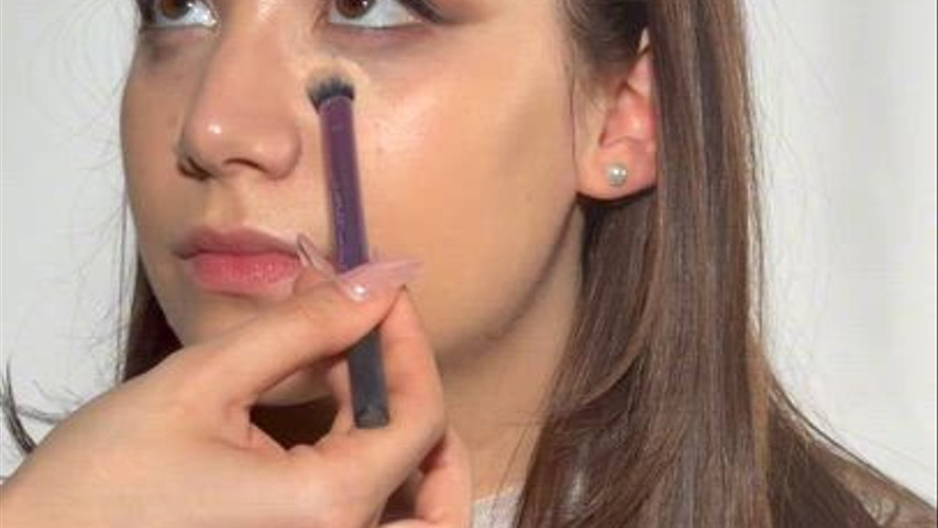 Glam make-up