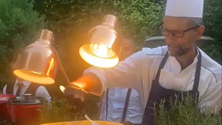 Show cooking pasta 