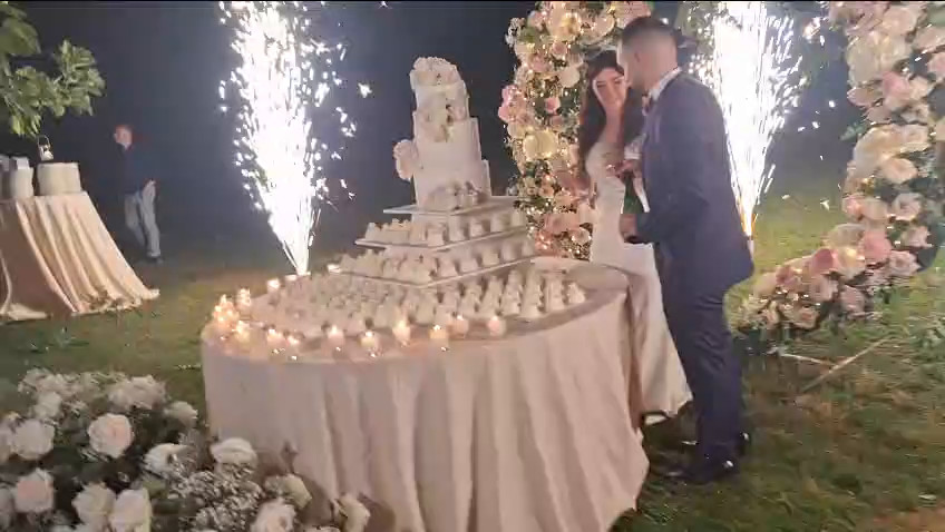 Taglio Torta con Fontane Luminose