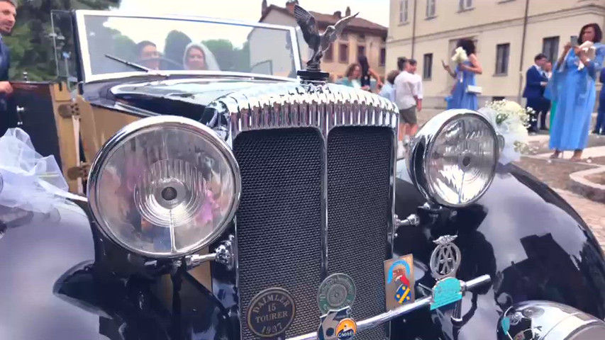 Nozze da sogno, in sella ai gentili "Destrieri" del Castello