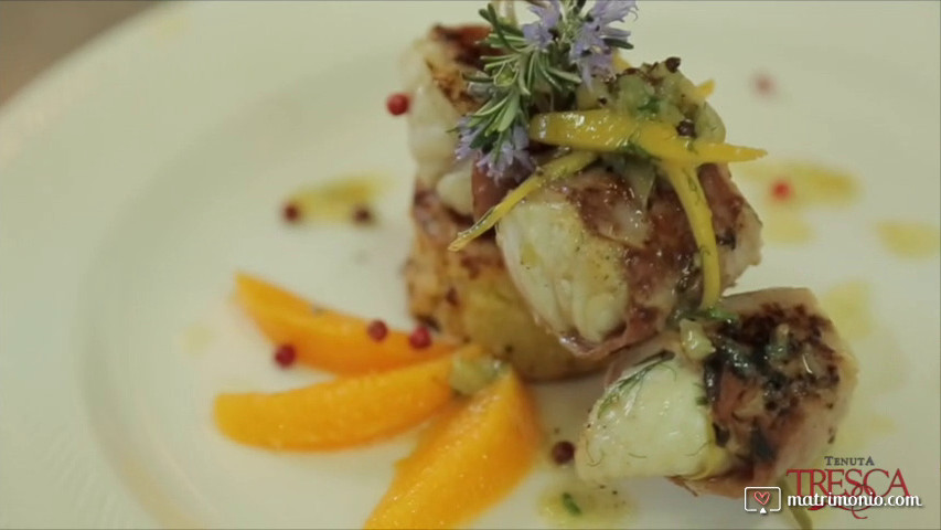 Medaglione di pescatrice su tortino di patate