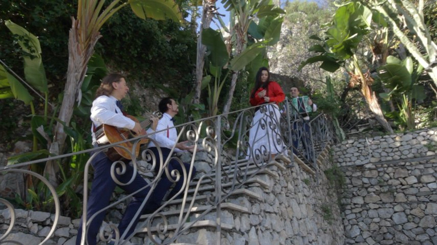 "La Serenata"  - A zonzo band