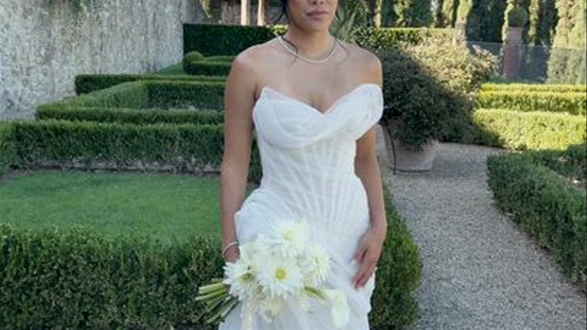 Bride in Tuscany 
