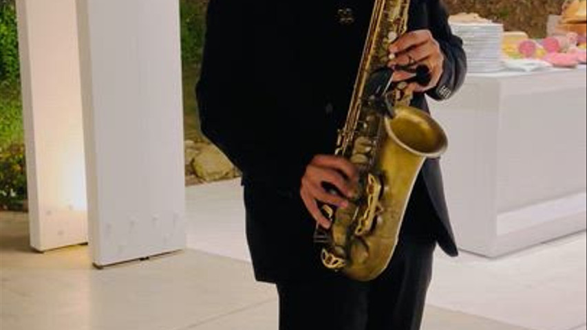 Intrattenimento ospiti con sax 