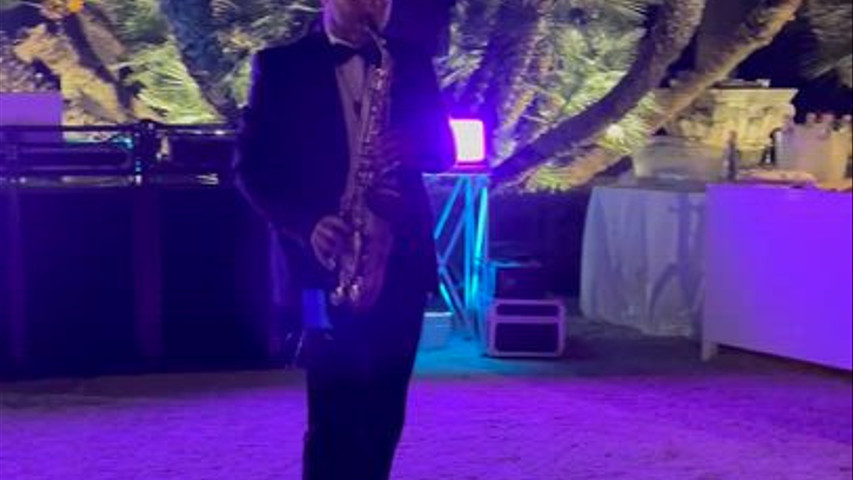 Aperitif whit saxophone