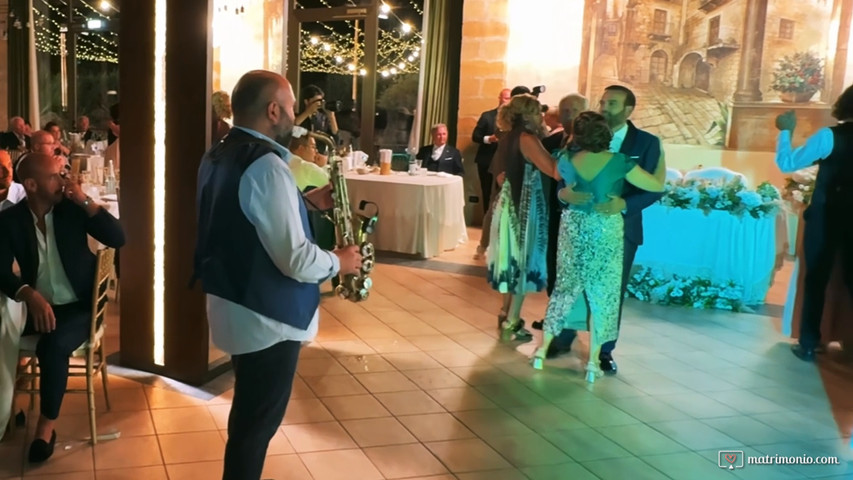 Live sax wedding