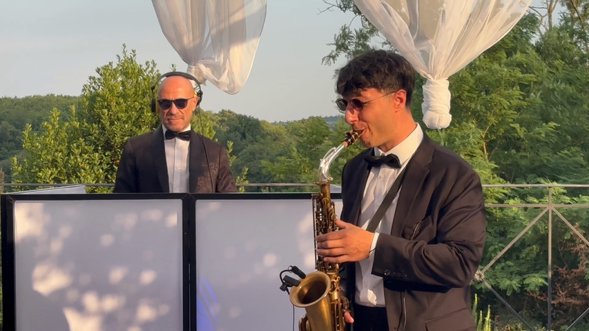 Antico Borgo di Sutri- Dj, Sax, Percussioni