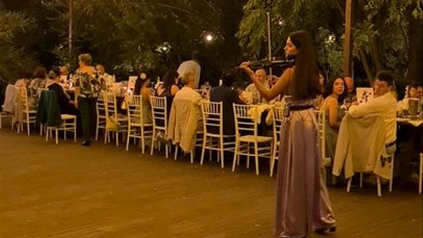 Esibizione live durante il pasto