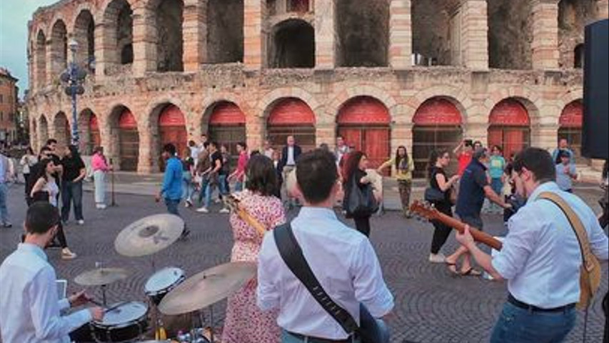 Fever - Live Version Verona