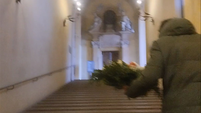 Consegna fiori al comune di Bologna 