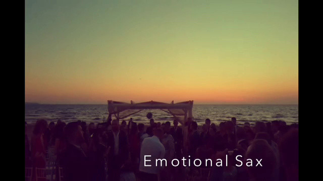 Emotional sax in spiaggia e sul taglio torta