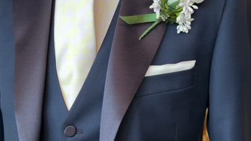 Due look, un solo abito: quale preferisci?