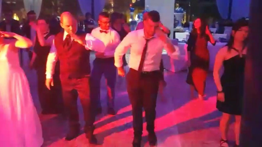 Balli di gruppo e sorrisi
