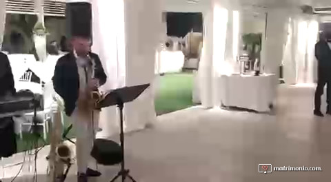 Aperitivo Elegante con Sax