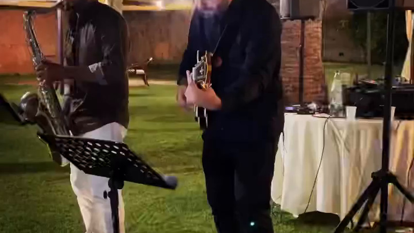 Un'esperienza unica: Aperitivo con Wedding Pop Events: Sax e Chitarra