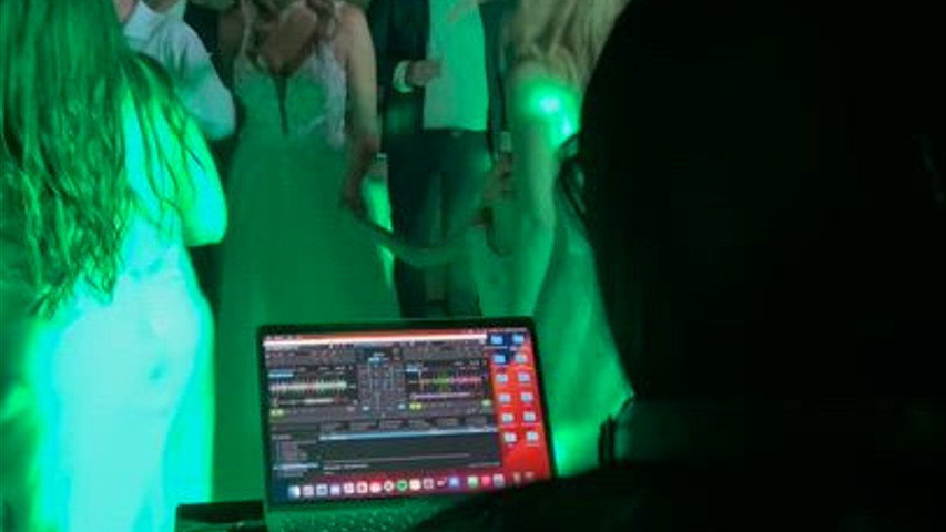 DJ 