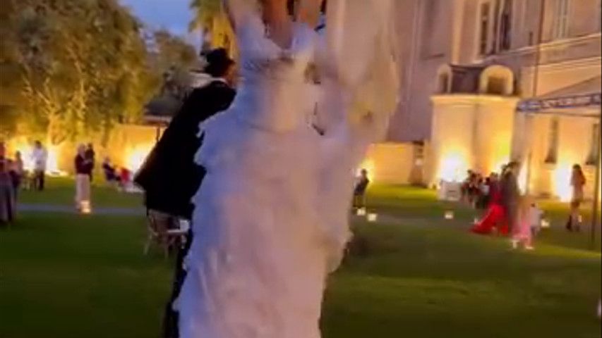 Matrimonio duo cantanti sax trampolieri dj set musica