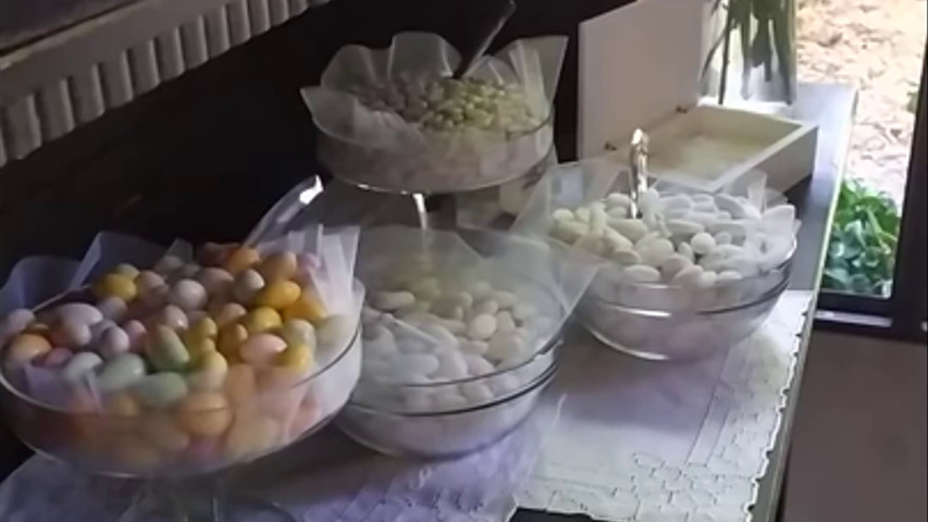 Credenza angolo confetti