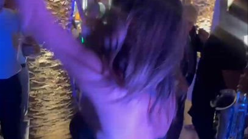 Chiudi gli occhi e balla con noi