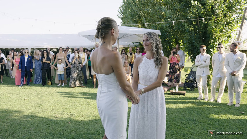  Giulia e Giovanna innamorate perdutamente