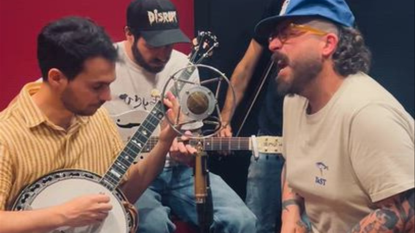  (Sittin’ On) The Dock of the Bay – Otis Redding | Live Studio Session