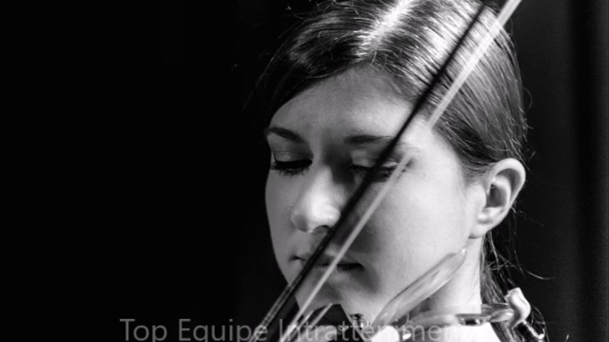 Valeria, violinista - Cant help falling in love