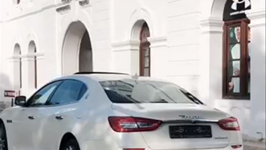 Maserati Quattroporte Gran Lusso, un'auto di lusso per un matrimonio di classe. 