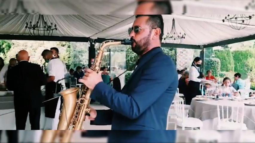 Intratteniento musicale con il sax 