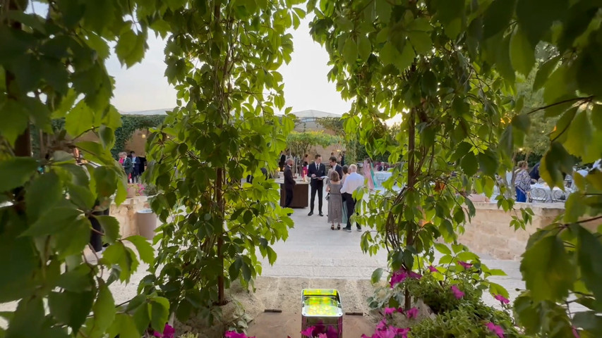  celebrare l’eternità tra fiori e sussurri