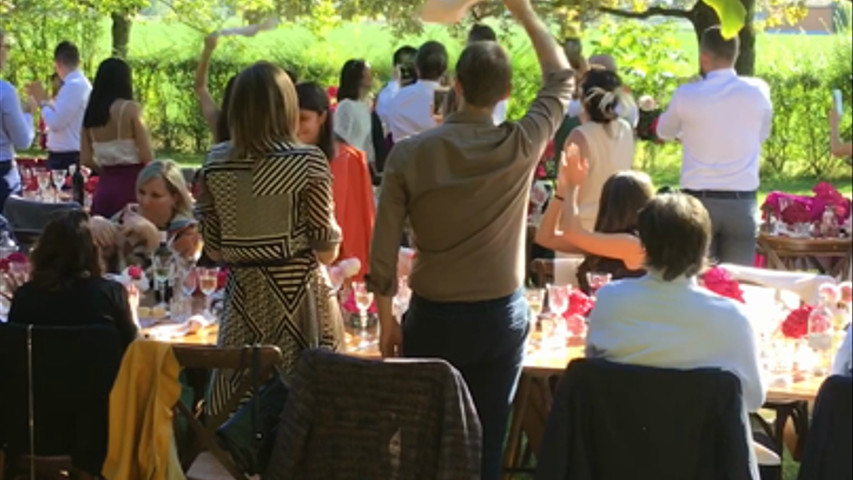 Arrivo sposi - cena in giardino -