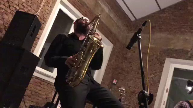 Kiss sax