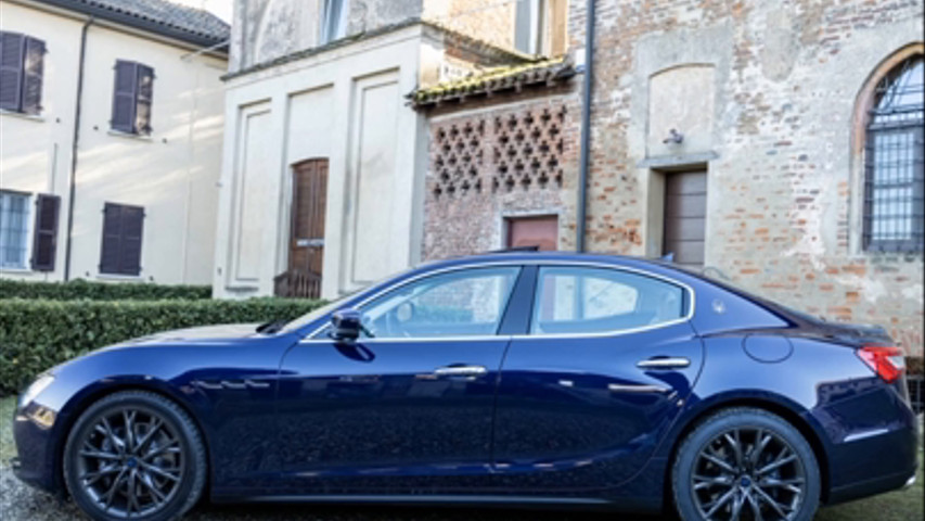 Maserati Ghibli con tettuccio apribile