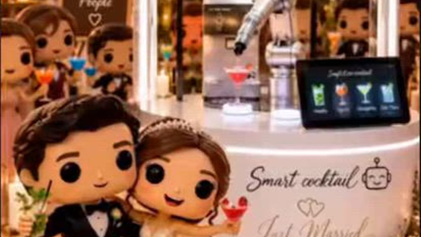 Gli invitati sono incuriositi e stupiti