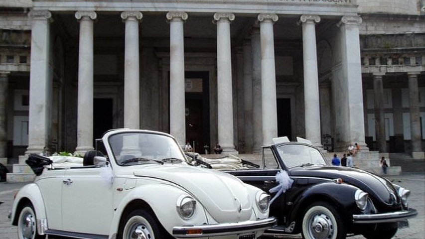 Noleggio Maggiolone e maggiolino cabrio d'epoca a Caserta, Napoli e non solo