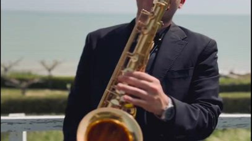 Sassofonista per matrimoni a Vasto | Format live con DJ e band – Direzioni Parallele