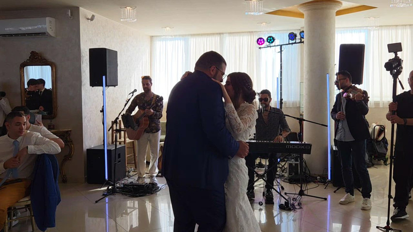 Superband con voce femminile, violino e sassofono