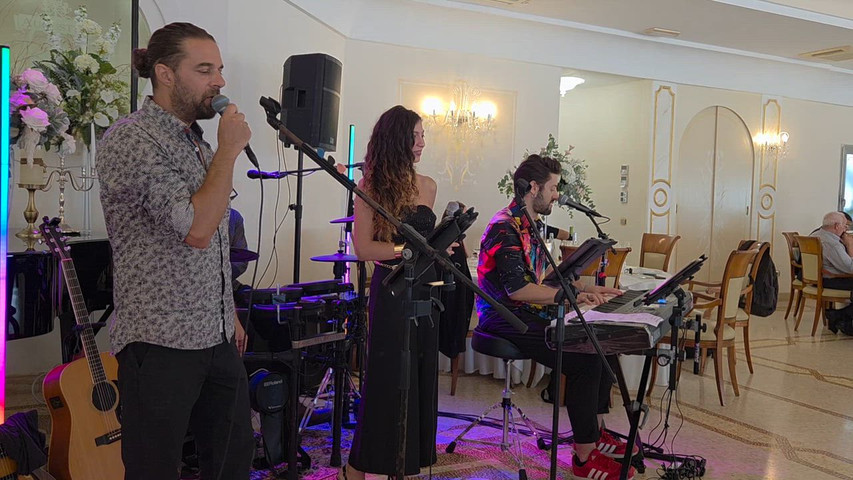 Superband con voce femminile